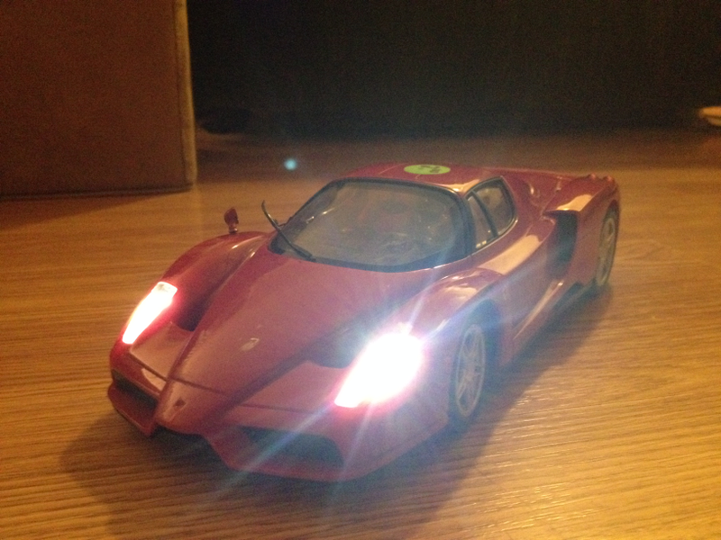 Illustration for article titled Ferrari Enzo RC Car 1:16